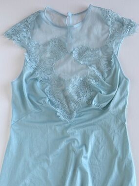 Vintage Henson Kickernick Blue Lace Nylon Nightgown Chemise Petite USA